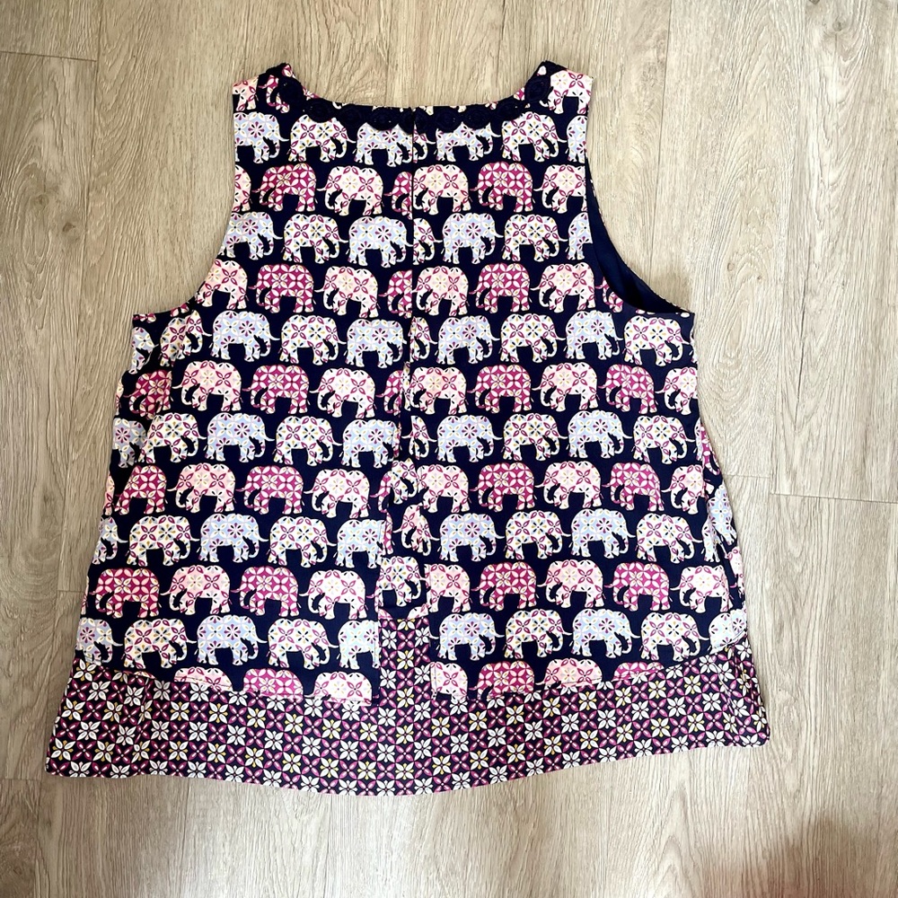 Crown & Ivy sleeveless tiered top! - Picture 5 of 6